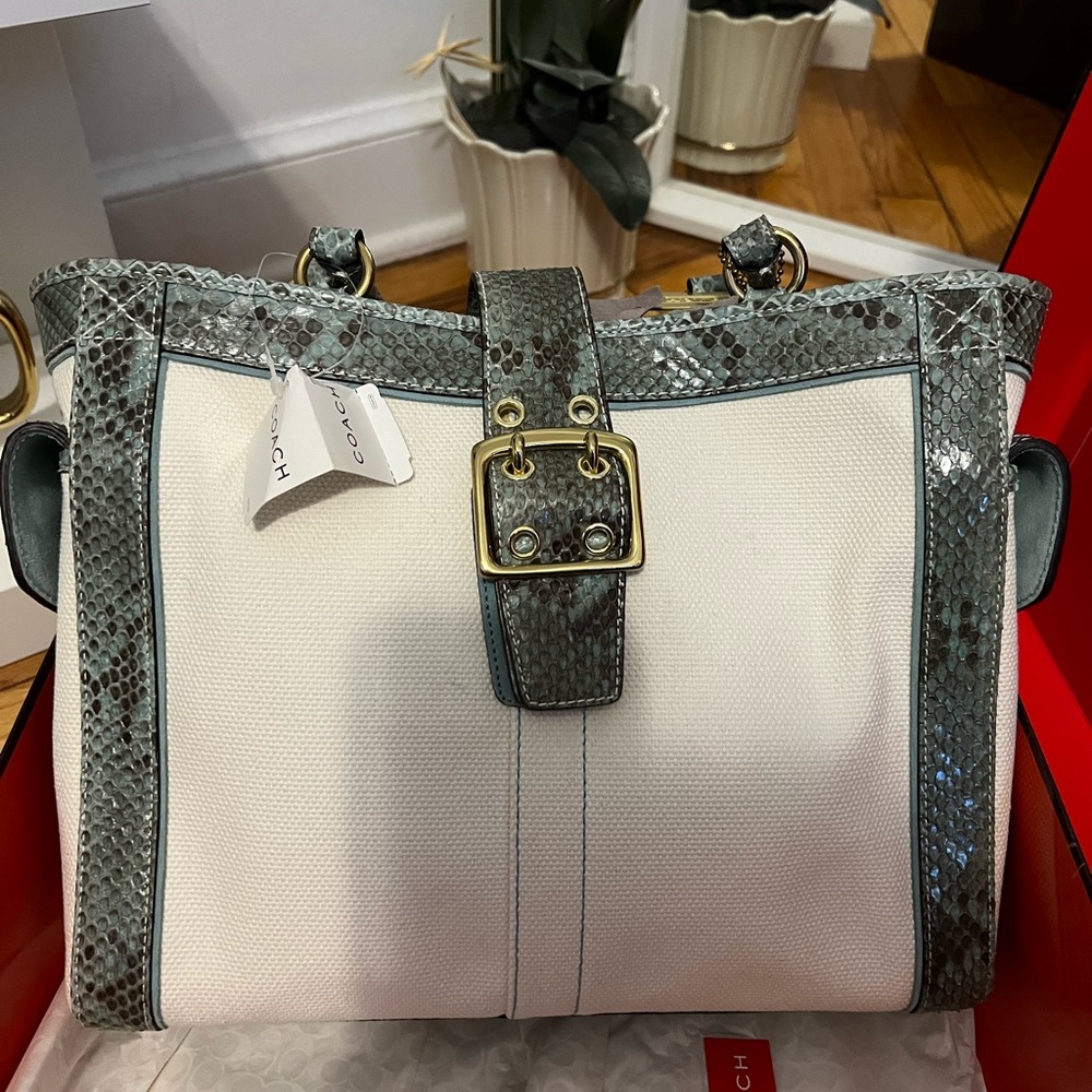 Coach shoulder bag.